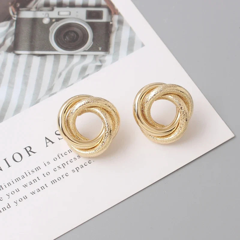 עגילי טוויסט