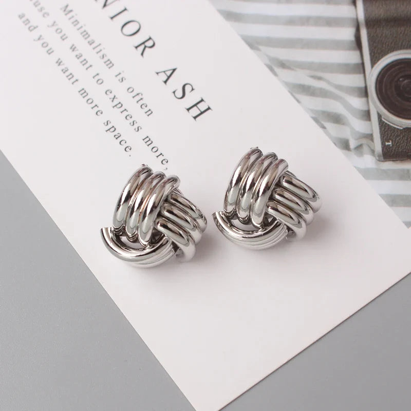 עגילי טוויסט