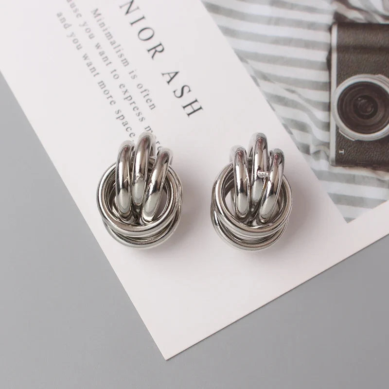 עגילי טוויסט