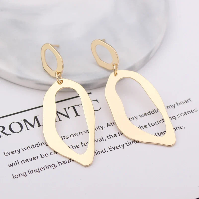 עגילי טוויסט