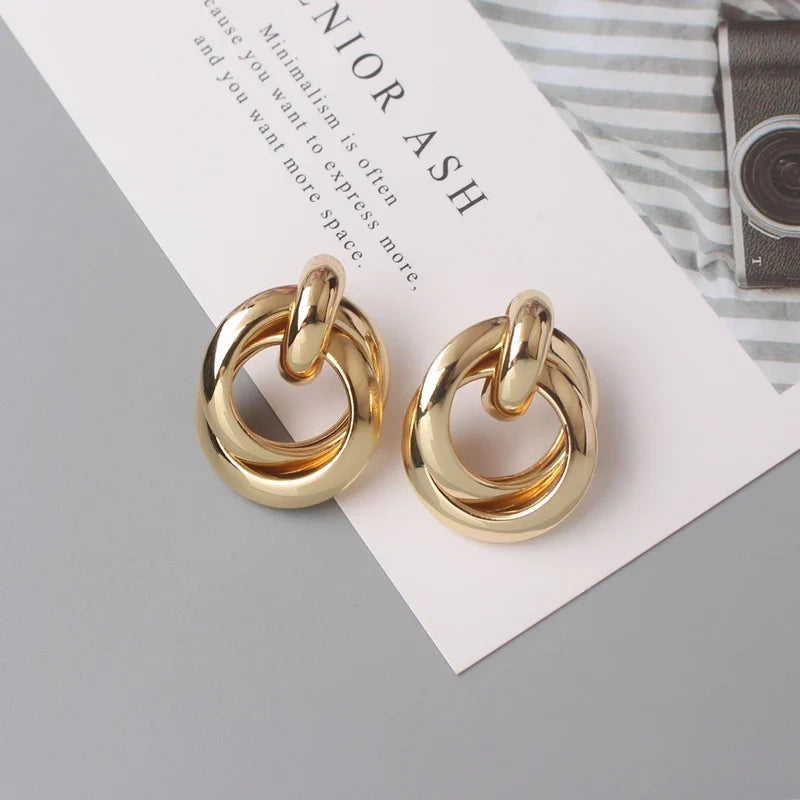 עגילי טוויסט