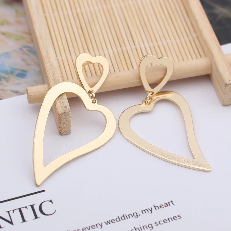 עגילי טוויסט