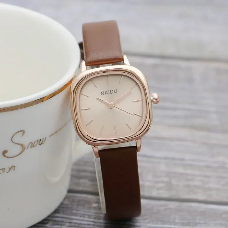 שעון דמוי עור יוקרתי