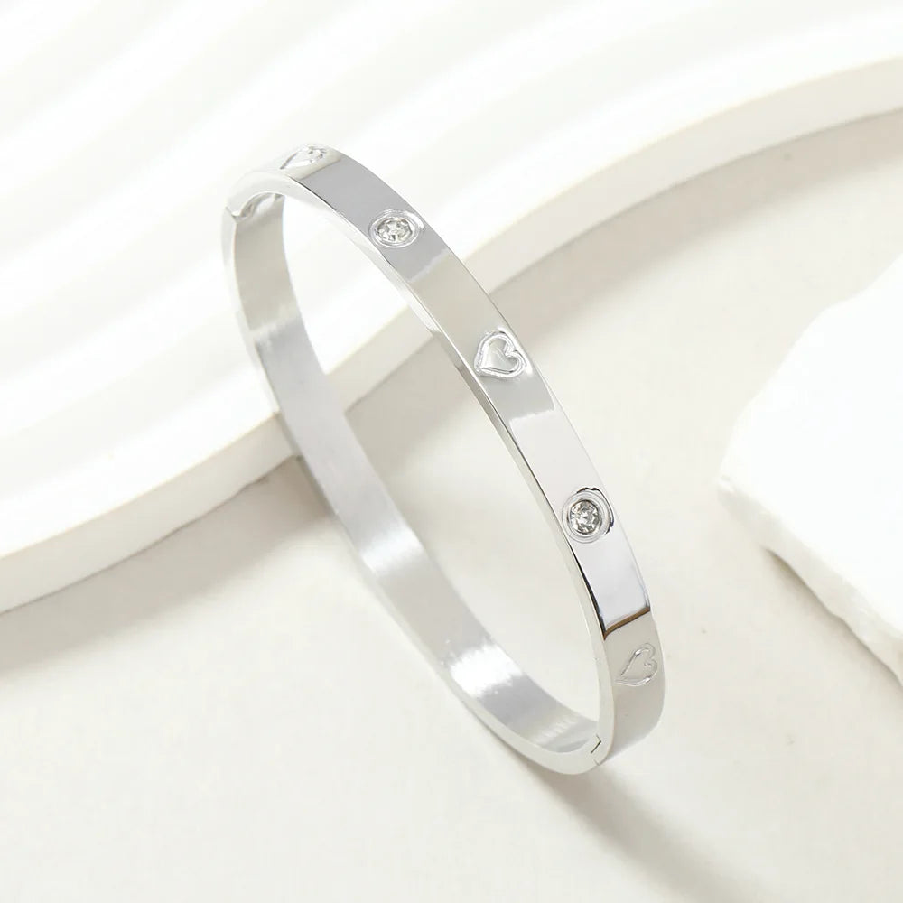 טבעת כסף משובצת