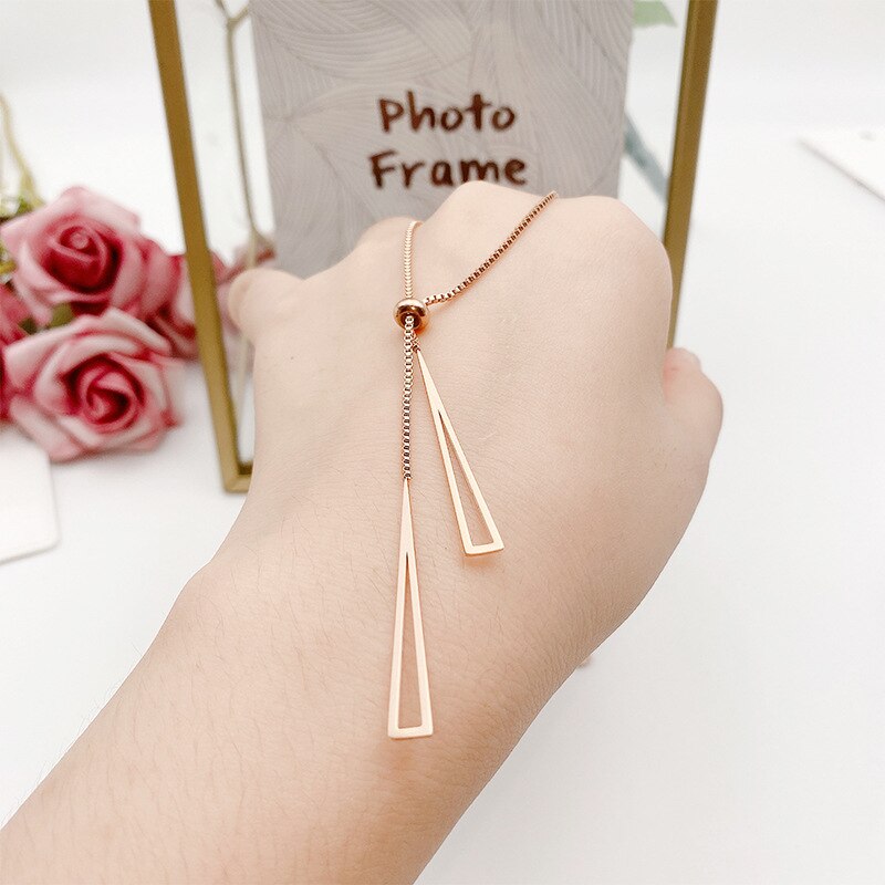 שרשרת משולשים- לנה