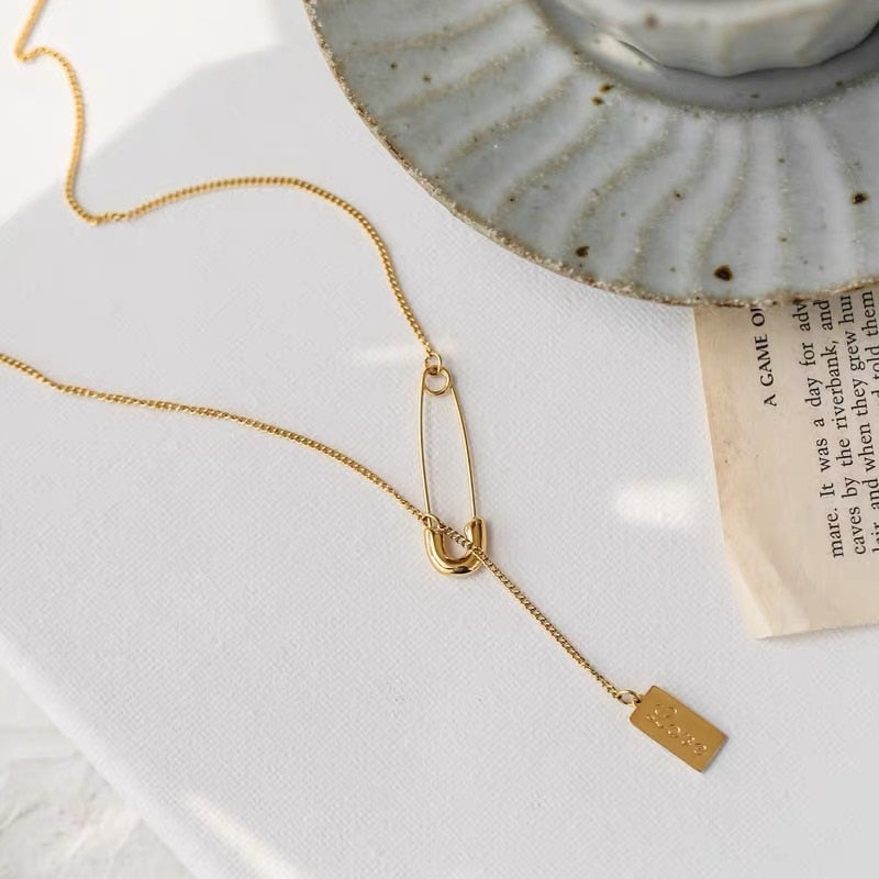 שרשרת צ'וקר בצבע זהב- סנדרה